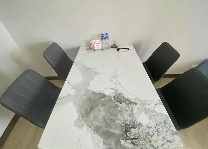 Bright Unit With Balcony Near Okada & Airport-6c * Manila