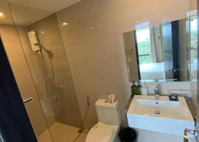 Bright Unit With Balcony Near Okada & Airport-6c Apartamento *