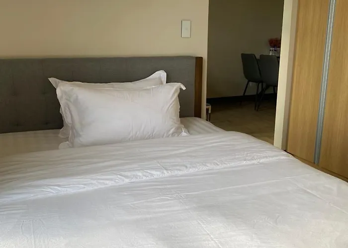 Bright Unit With Balcony Near Okada & Airport-6c *