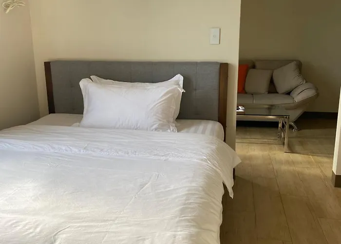 Bright Unit With Balcony Near Okada & Airport-6c
